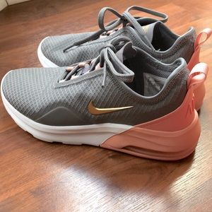 Nike Air Max Motion 2 Running Shoes